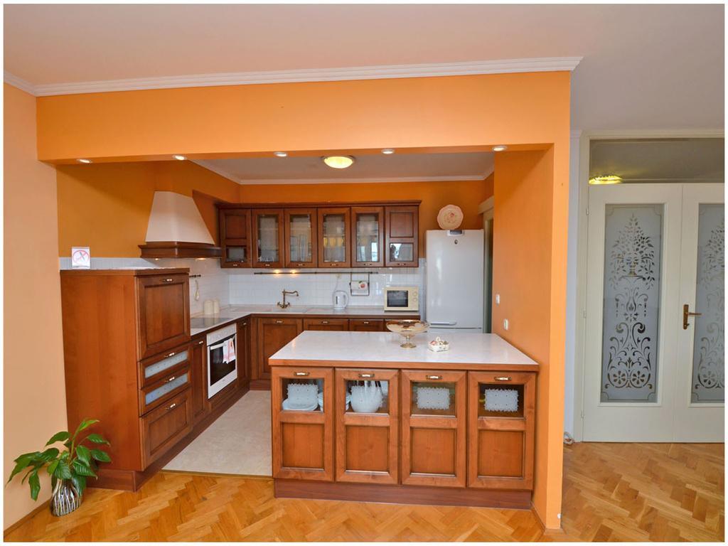 Apartment Laura Podstrana Cameră foto